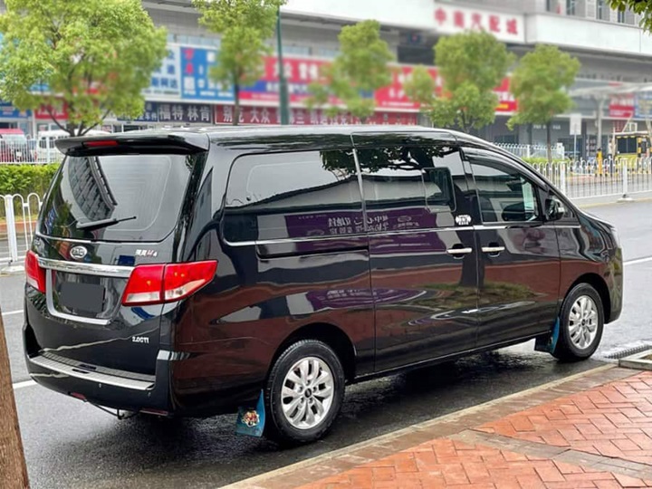 瑞风M4租车,便宜租车,广州租车公司的图片展示