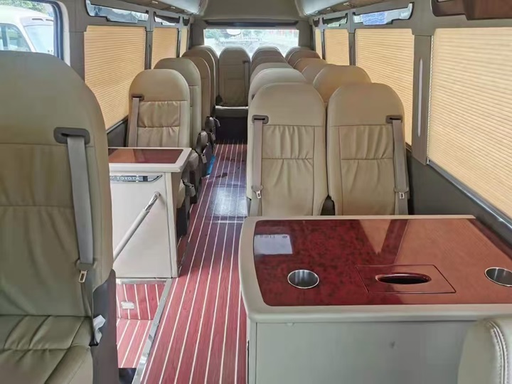 考斯特租车,带司机租车,广州黄埔租车的图片展示