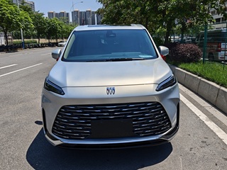 别克GL8 陆尚